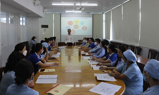 Buổi đào tạo nâng cao nhận thức bảo mật dành cho nhân viên y tế – nền tảng quan trọng khi triển khai bệnh án điện tử.